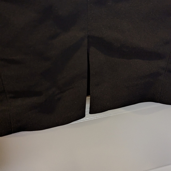 H&M curvy fit black pencil skirt with pockets size 8 - Picture 6 of 8